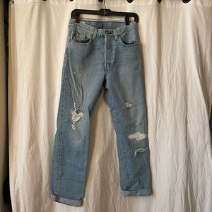 501 Levis Classics - Light Wash Button Fly